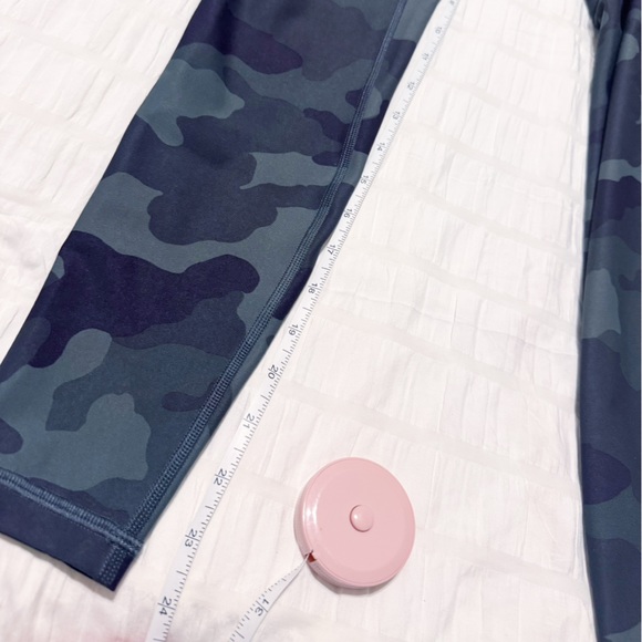 Workout Matching Set Camo Size XS Old Navy Born Primitive Camo Black Outfit - Picture 3 of 7